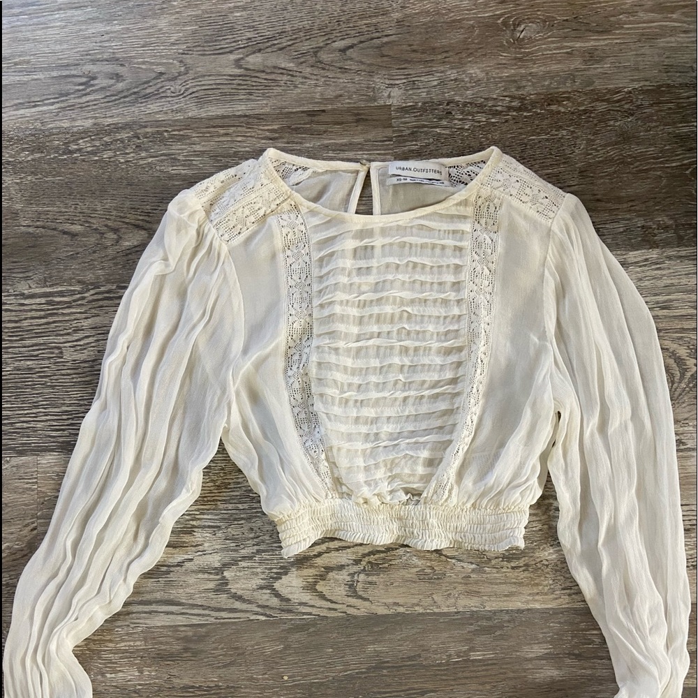 Urban dainty white blouse